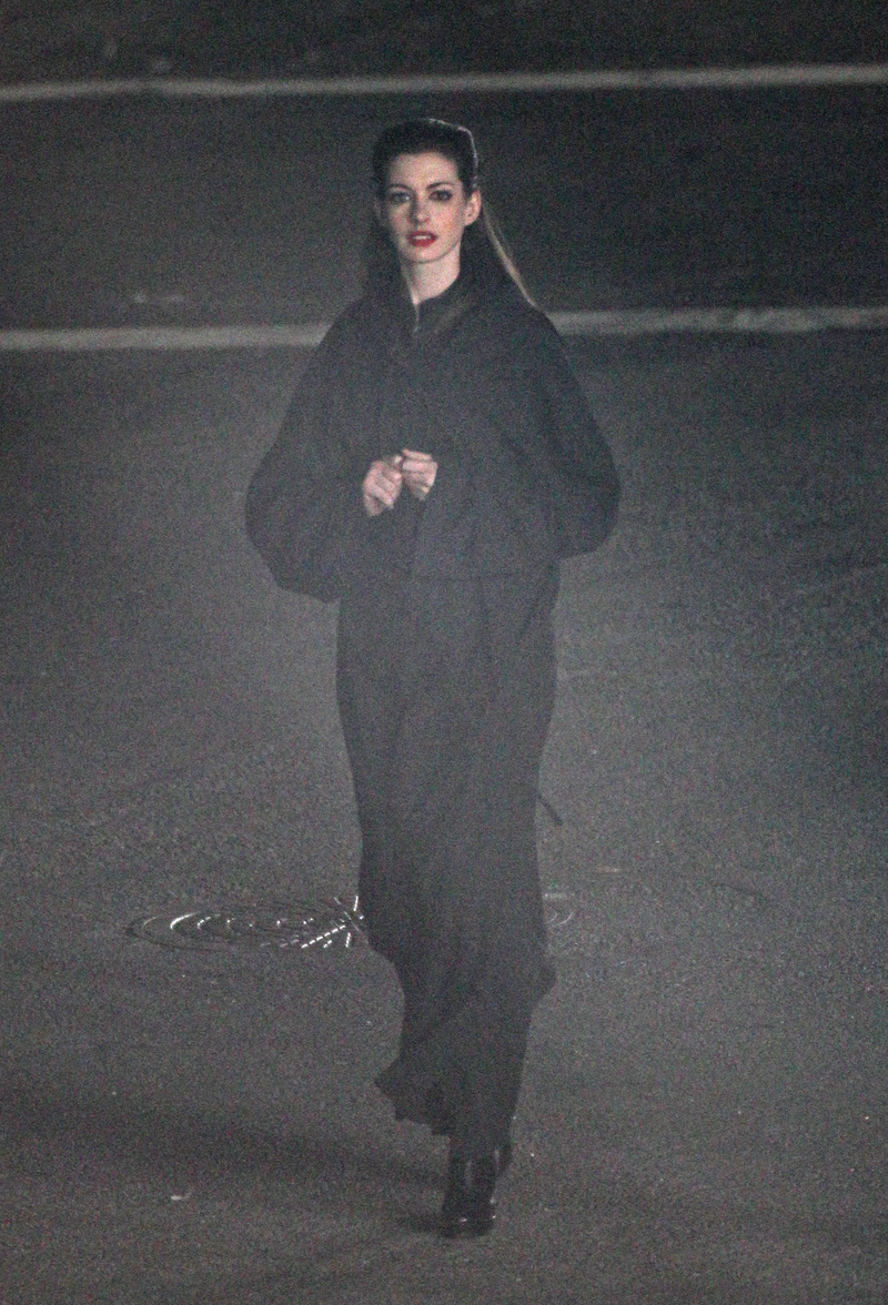 Illustration for article titled The Dark Knight Rises — 30 Catwoman Set Pictures